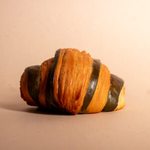 CROISSANT RELLENO DE MAZAPAN DE PISTACHO